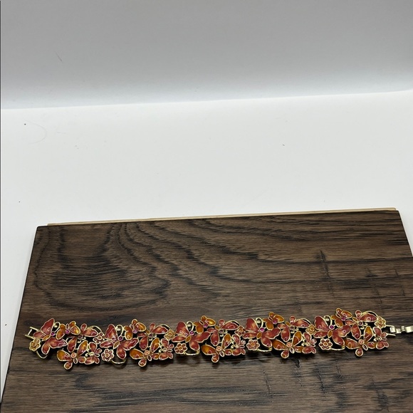 Vintage Monet Bracelet Flowers and 🌸🦋Butterflies, Enamel and Rhinestones - Picture 10 of 12